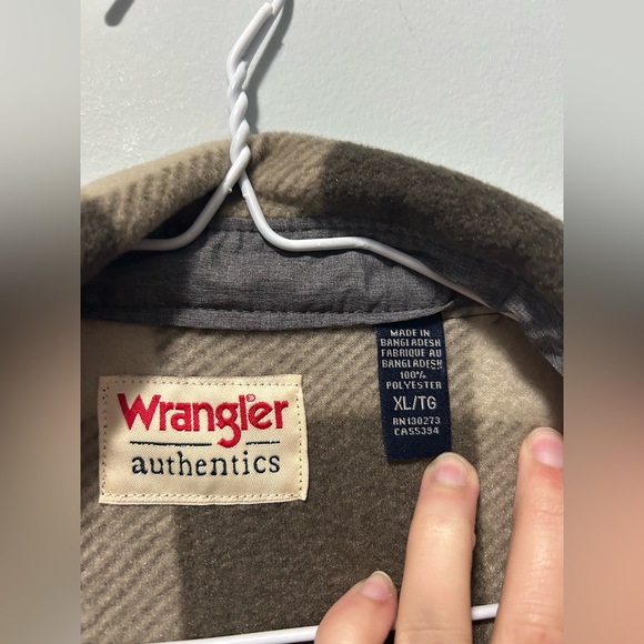 Wrangler Authentic Men’s Long Sleeve Plaid Fleece Button Down Shirt Jacket - Picture 5 of 11